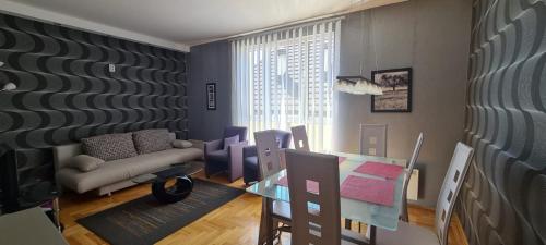 Lux apartment A38 Kraljevi cardaci Kopaonik Vikend naselje stan na dan smestaj bazen spa