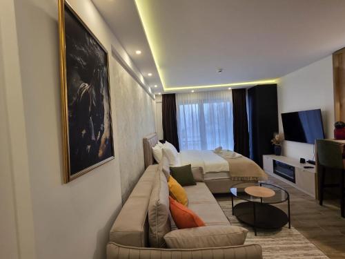 Lyra Prestige Residence Hill Kopaonik Vikend naselje luksuzni apartmani na dan smeštaj sa parkingom