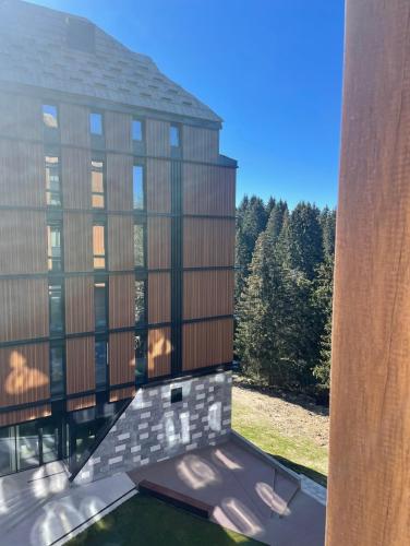Woodside apartman Kopaonik luksuzni smeštaj u centru na dan u okviru Residences kompleksa